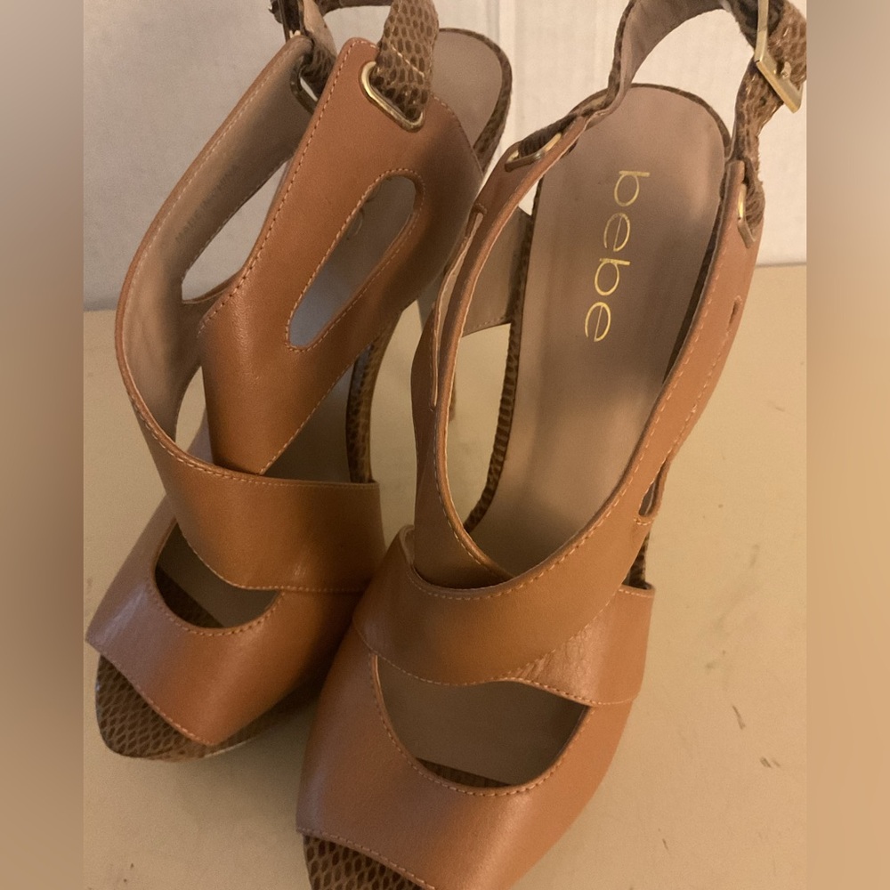 Bebe leather platform heel Strappy sandals size 8